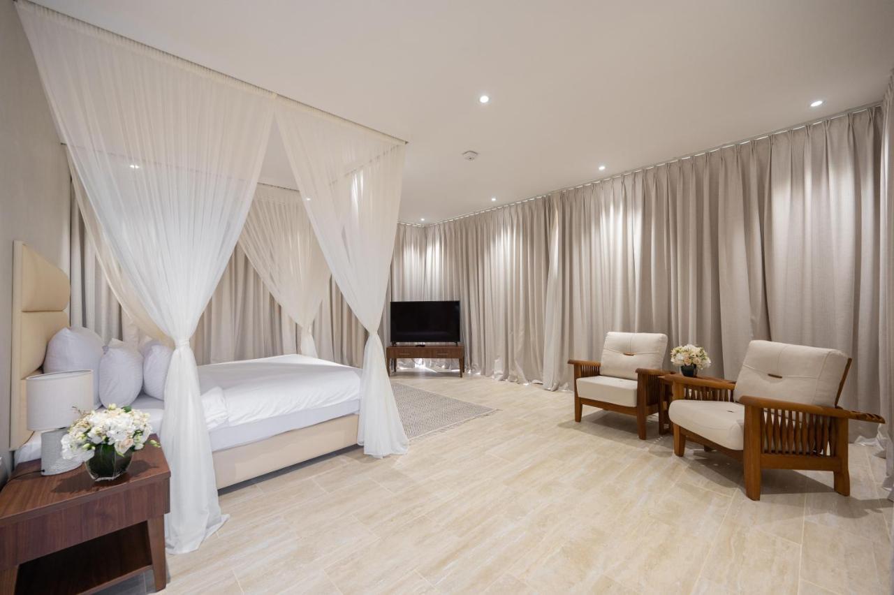 Glamping Regency Sealine Camp